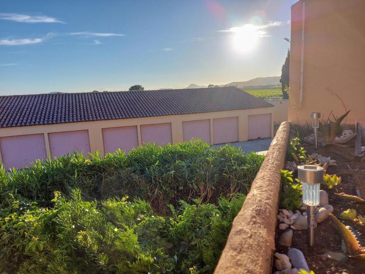 Coquet Studio Avec Belle Terrasse Appartement La Londe-les-Maures Buitenkant foto