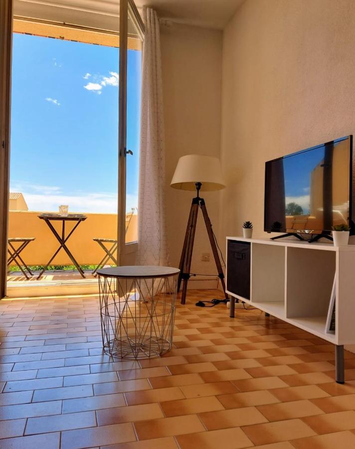Coquet Studio Avec Belle Terrasse Appartement La Londe-les-Maures Buitenkant foto