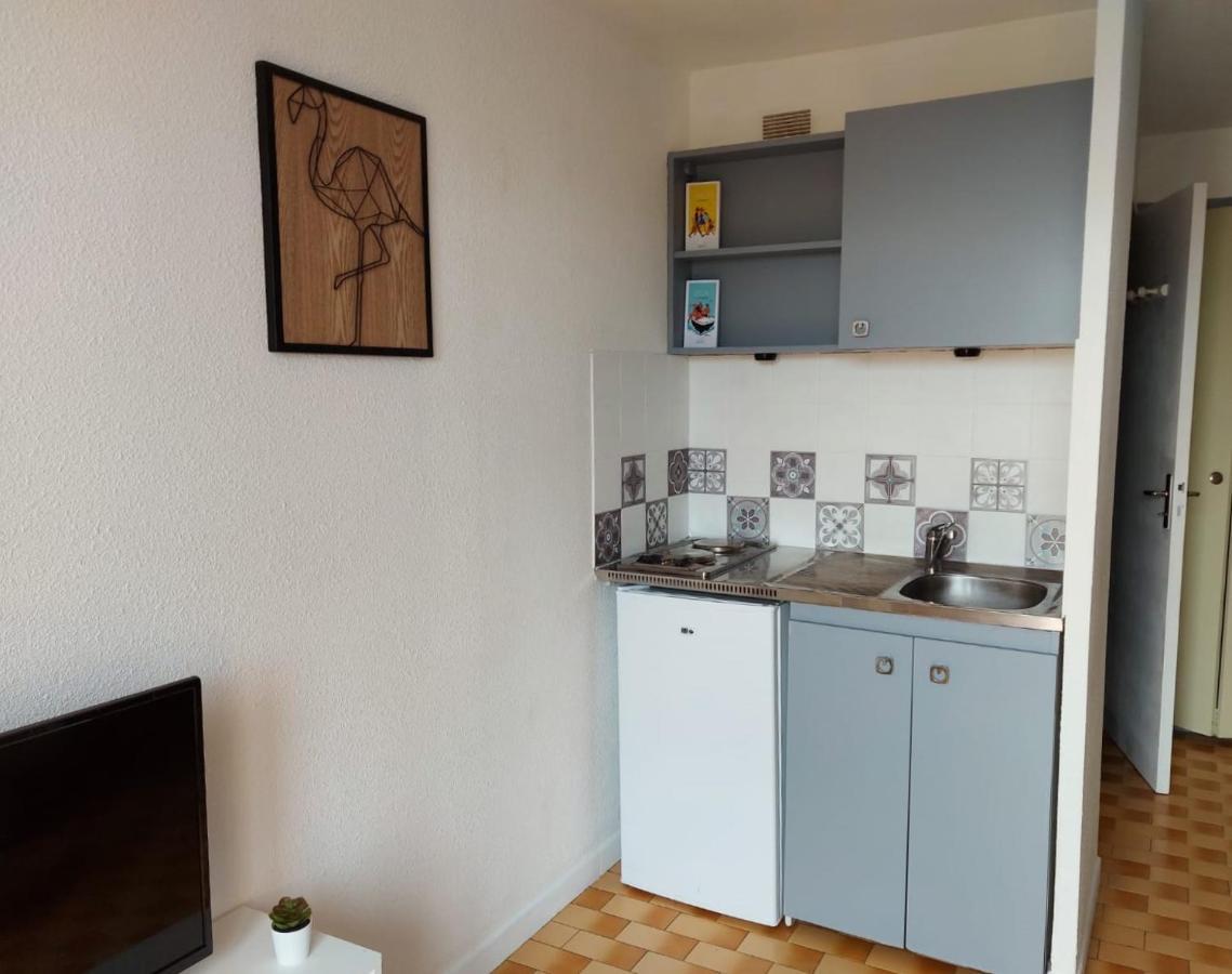 Coquet Studio Avec Belle Terrasse Appartement La Londe-les-Maures Buitenkant foto